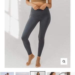 BLANQI Hipster Compression Leggings